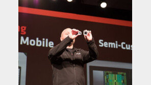 [CES2018] 라데온 풀라인업 완성한 AMD, '7nm' 더하며 차별화 나서
