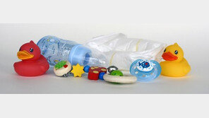 스마트폰으로 손주 기저귀 사는 5060…온라인쇼핑몰 시장 ‘큰 손’ 중장년층