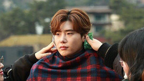 [#해시태그 컷] “추위 비켜!” 꽁꽁 싸맨 이종석