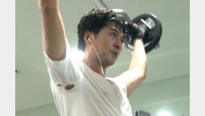 “구멍 숭숭, 티셔츠”…이필모, ‘나혼자산다’서 로봇같은 일상 공개