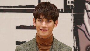 [동아포토]박기웅, 고품격 인사