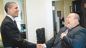 “오바마, 한국말로 작별인사… 트럼프와 대조적”