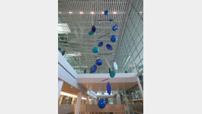 예술과 만나는 여행길, 공항이 춤춘다