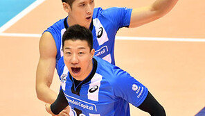 ‘올스타 득표 1위’ 현대캐피탈 신영석에게 문성민이란?