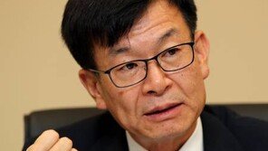 김상조 “경제학자 입장에서 본 가상화폐는 ‘내로남불’…규제 필요”