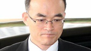 문무일 총장, ‘MB 검찰 소환 시기’ 질문에 “절차 잘 따르겠다”