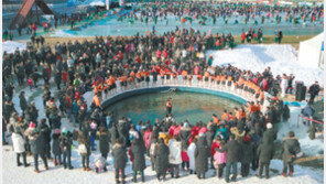 화천 산천어축제 방문객 100만명 돌파