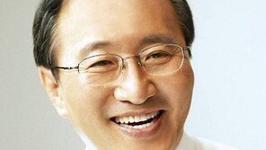 노회찬 “이명박, 박근혜와 똑같은 대응…싸우러 간다는 의향 취한 것”