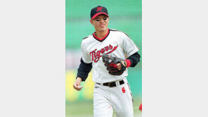 KIA 품에 안긴 ‘해태 막내’ 정성훈 “유종의 미 거두겠다”