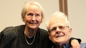 “주는 행복 모르는 인생, 지루하지 않나요”