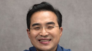 박홍근 “특활비 1억 원 중 3~4000만 원, 김윤옥 명품 구입…횡령죄”