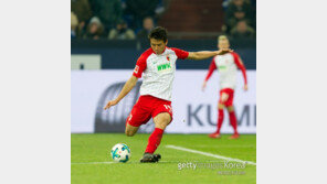 [할로 분데스리가] 아우크스부르크의 ‘구자철 공격수’ 실험