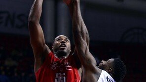 사이먼 35점·12R 더블더블…뒷심 빛났다