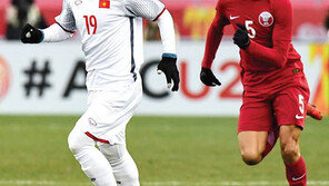 감독에게 고마움 전한 베트남 득점원 꽝하이