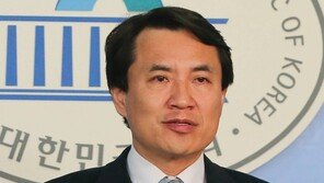 김진태 “친박계 모임, 구치소서 해야할 판…적폐 딱지는 아직 못 벗어”