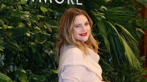 [동아포토]드류 베리모어, 할리우드 스타일