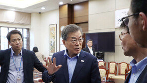 문재인 대통령 “안타까움 금할 수 없다”