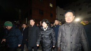 “文정부 책임” vs “洪 사과해야”…한국당-민주당, 밀양 화재 참사 ‘네 탓’ 공방