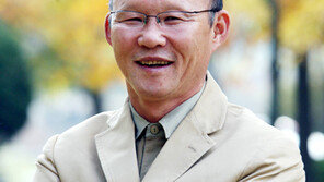 [동영상]베트남축구 신화 쓴 박항서 감독 “일반비행기 타고 왔는데, 갈 땐 전세기로…”