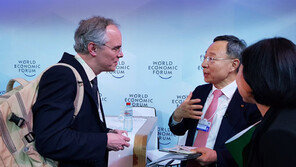 KT 황창규 회장, 감염병 확산방지 구축 제안