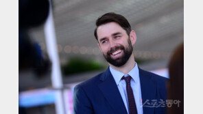 ‘스프링캠프 출발’ kt 니퍼트 “내게 바뀐 것은 유니폼 뿐이다”