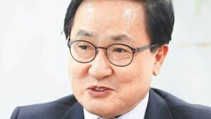 유영민 장관 “한국 4차 산업혁명 준비 부족해… D·N·A 규제부터 개혁”
