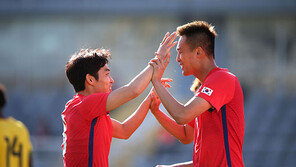 김신욱, 자메이카 상대 머리로 두 골 “감독님 보셨죠?”