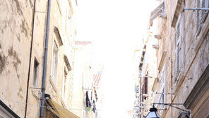 [스타일리포트③] 머리부터 발끝까지 ‘패셔니스타’ 윤여정