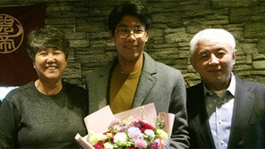 캡틴 만난 정현 “고기 좀 사주세요”