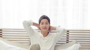 현대리바트 새 모델, 송중기 발탁