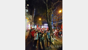 기자가 현지서 체험한 베트남 축구 열기…택시·식당서도 “박항서 넘버원”