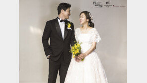 이원희♥윤지혜 웨딩화보 공개…유도복 입은 동료들이 신부 들고 ‘찰칵’