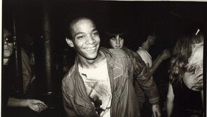 [퇴근길 컬처]‘낙서를 예술의 경지로’…사상 최대 관객 찾은 바스키아 회고전