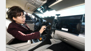 [동아포토]김현미 국토부 장관, 자율주행차 시연