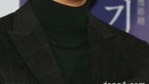 [화보]‘환절기’ 이원근, 매력적인 눈웃음