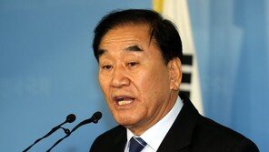 이재오 “MB, 평창올림픽 개막식 참석 안 할 수도”