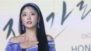 [화보]트로트 여신 홍진영, 보랏빛 여신으로