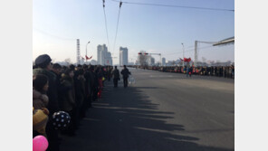 캐나다-북한 교류단체 대표, 북한 열병식 모습 공개…“축제 분위기”