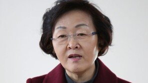 '문재인 허위 글 비방' 신연희 구청장 1심서 벌금 800만 원…피선거권 박탈 위기