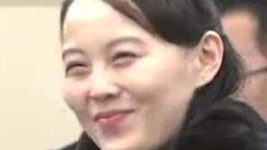 조명균 앞자리 두고 김여정, 김영남에 자리 양보…접견 내내 ‘미소’