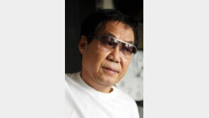 조영남, 추가 대작 혐의 재판서 “조수가 안그렸다고 하니 내가 그린 것”