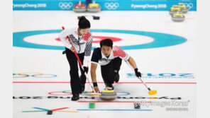 [그대도 챔피언] 끝내 4강 좌절된 컬링 믹스더블 장혜지, “컬링 알렸다면 그게 수확”