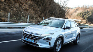 차세대 수소전기차 ‘넥쏘’, 5분 충전하면 600여km 거뜬