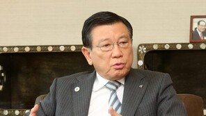 박삼구 아시아나 회장, 女승무원 신체접촉 논란 사과 “전적으로 내 불찰”