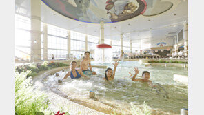 윷놀이에 불꽃쇼까지…명절엔 리조트가 즐겁다