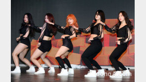 [동아포토]시크한 소녀주의보