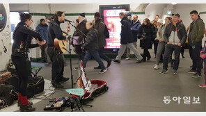 동전통 놓고 구걸하는 불쌍한 악사? 7 대1 오디션 뚫은 지하철 뮤지션!