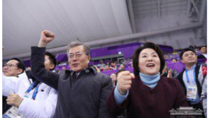 “유쾌한 정숙씨”…김정숙 여사 쇼트트랙 응원 표정은 ‘극장’