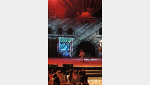 연출가에 제왕적 권한… 연극계 “결국 터질게 터졌다”