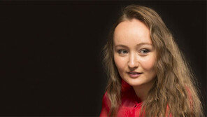 율리아 레즈네바 “바로크 음악은 재즈와 닮아 노래할 때 모험하는 기분 들죠”